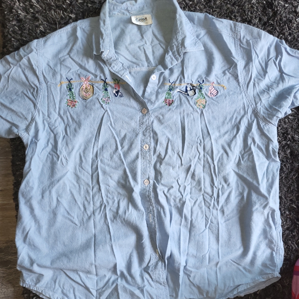 Super cute gardening vintage shirt